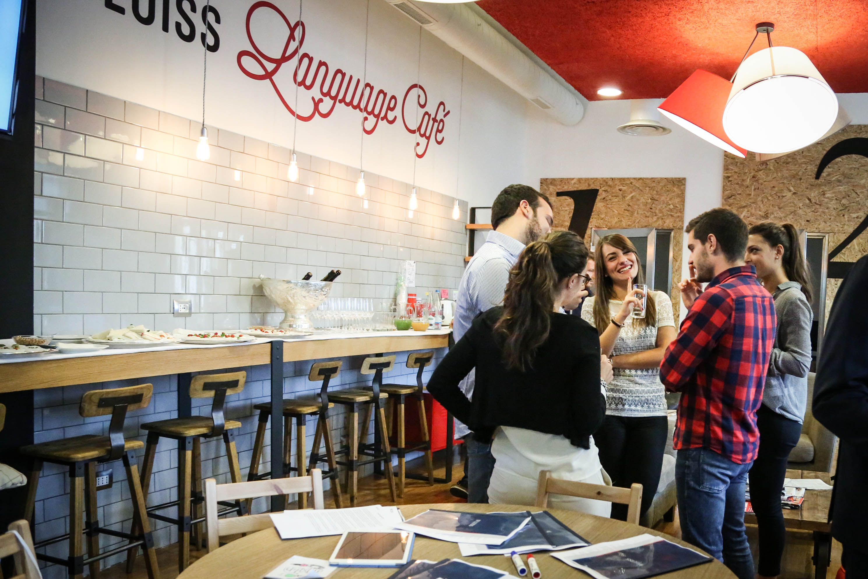 Language caffÇ